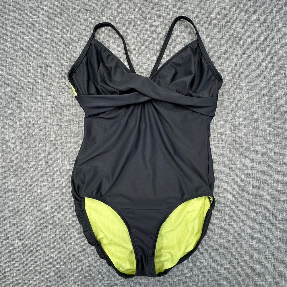 Athleta One Piece Swimsuit‎ Womens 38 D/DD Black Criss Cross Back Pool Beachwear